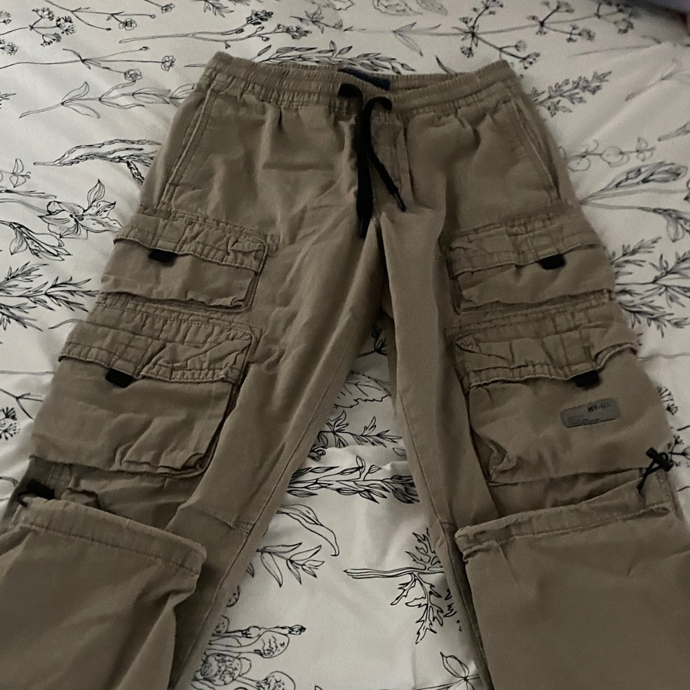 Aeropostale Men's Cargo Pants in Khaki